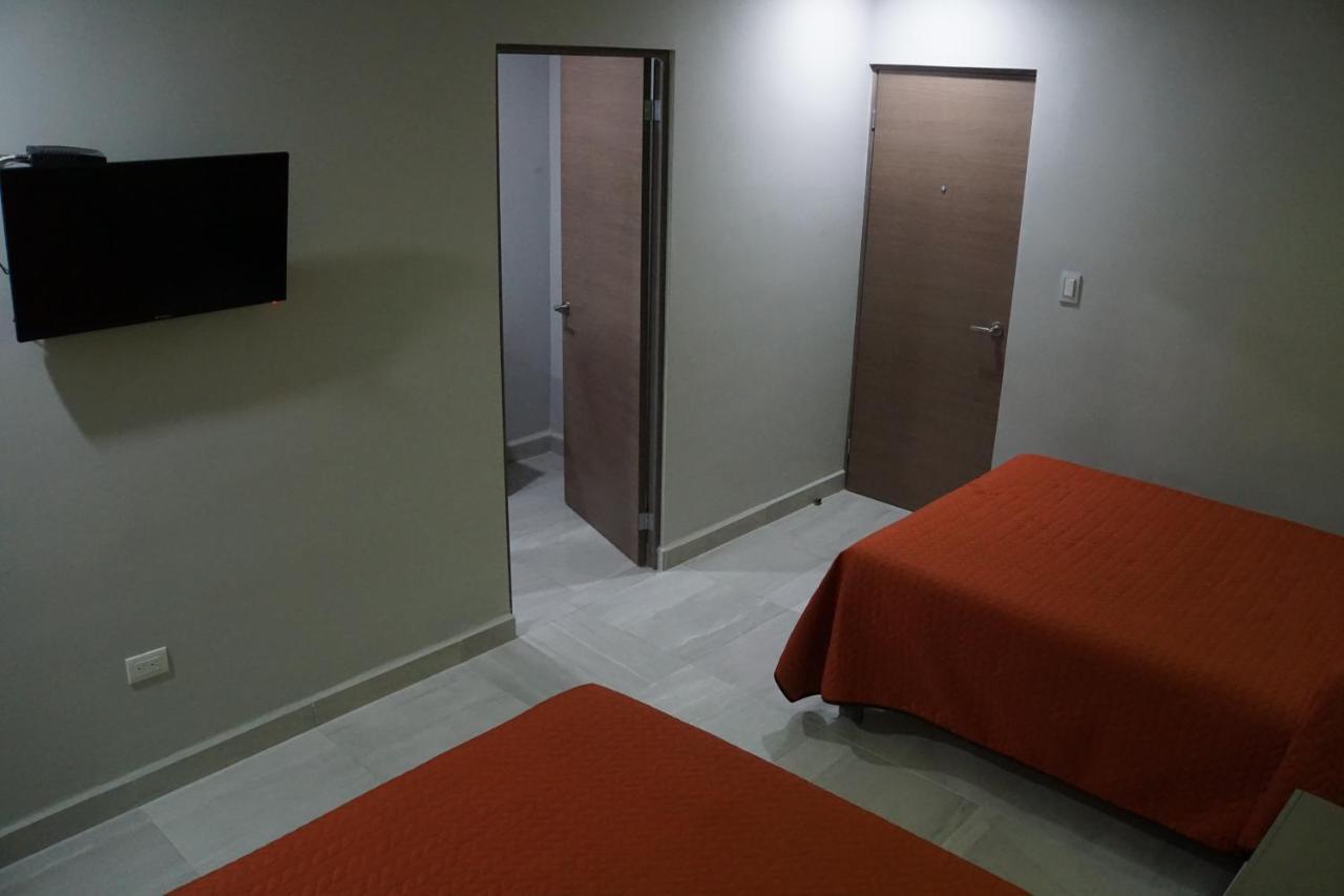 Hotel Hc Express Monterrey Extérieur photo